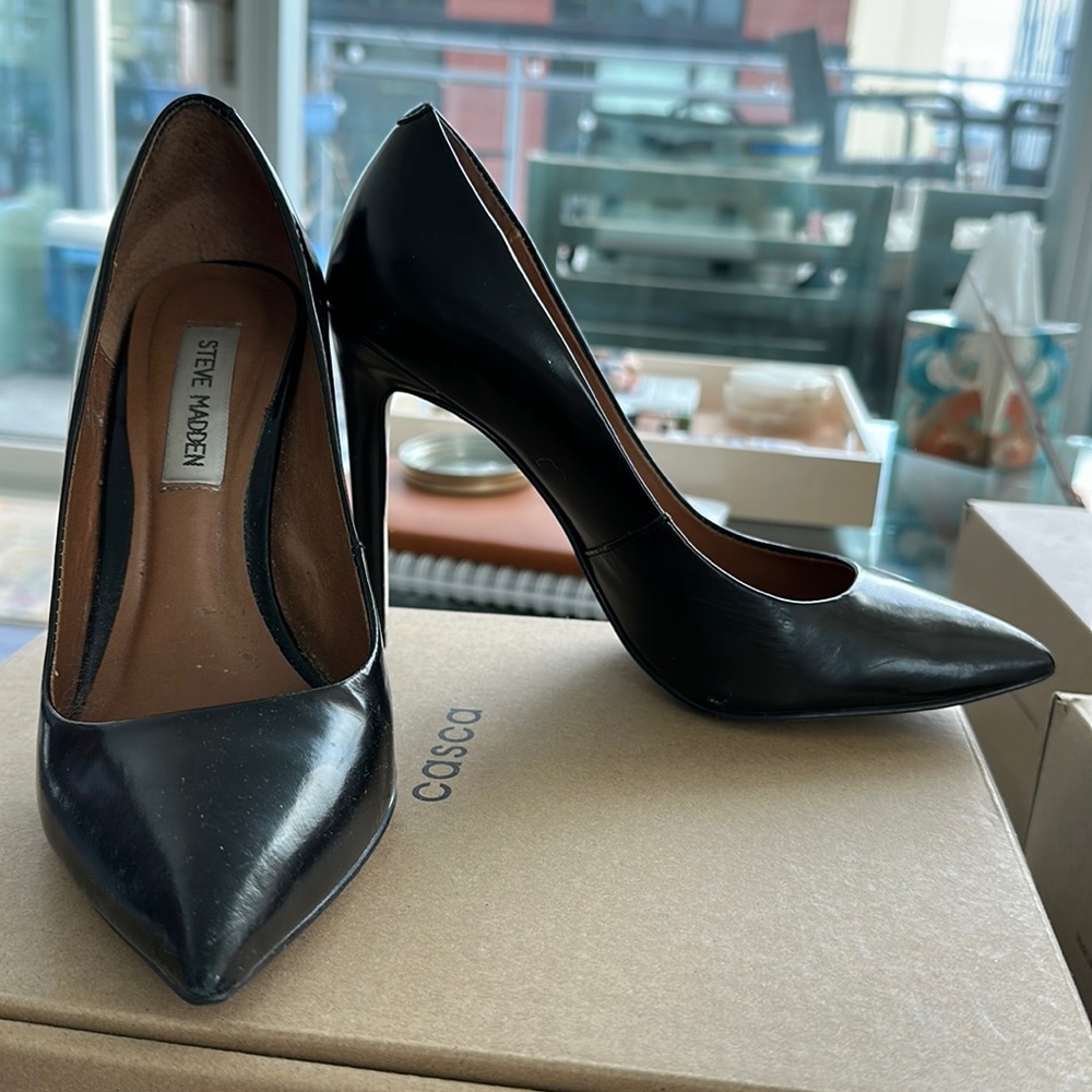Like New, Black Leather Steve Madden pumps! 👠